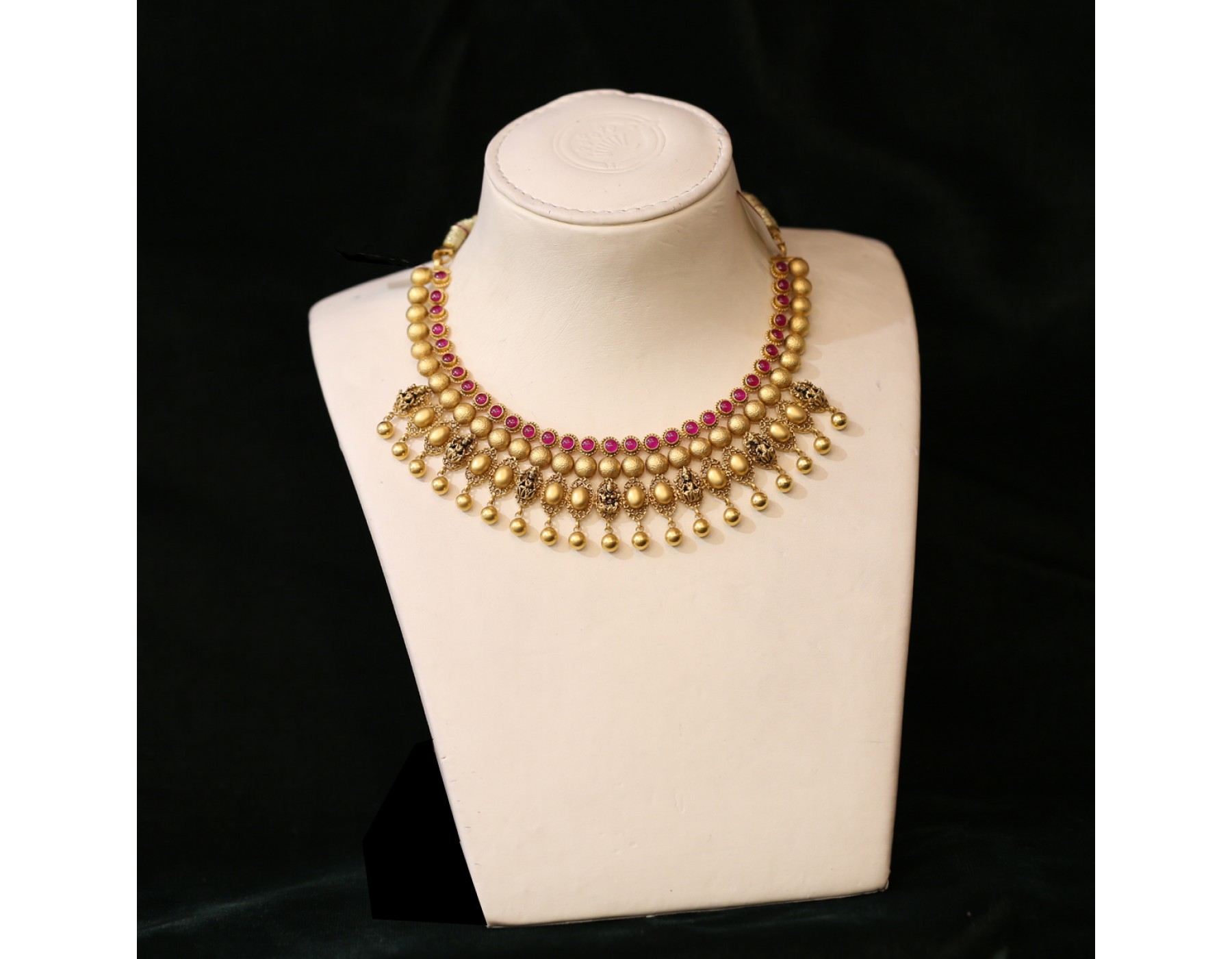 Sree Kumaran Gold Antique Vedha Necklace